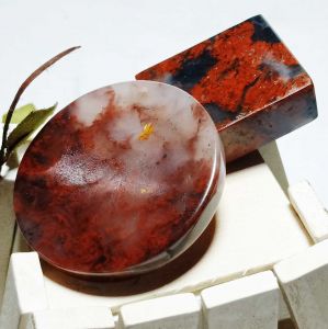 鸡血玉原石把件